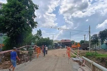 Cầu Kliếc sập do lũ gây ảnh hưởng lớn đến giao thông Gia Lai