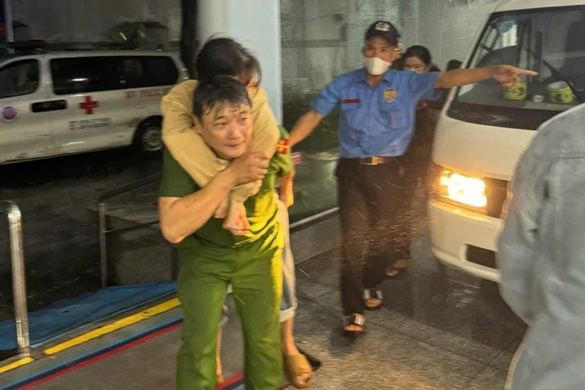 Công an xã Thọ Phong cứu người trong đêm bão tại Quảng Ngãi