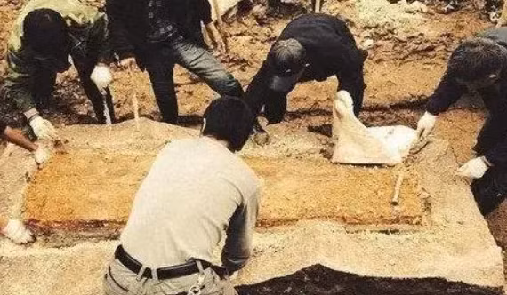 Quan tài giấy nghìn năm tuổi và kho tư liệu ít ai ngờ tới