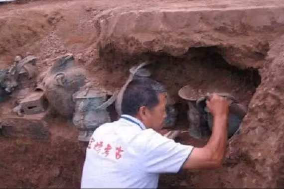 Hàng nghìn hiện vật trong khu mộ cổ được khai quật