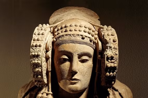 Vẻ đẹp nghìn năm của bức tượng 'Quý bà Elche', bí ẩn chưa lời giải