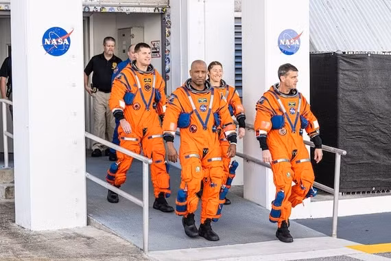 Giải mã bộ đồ phi hành gia Artemis II