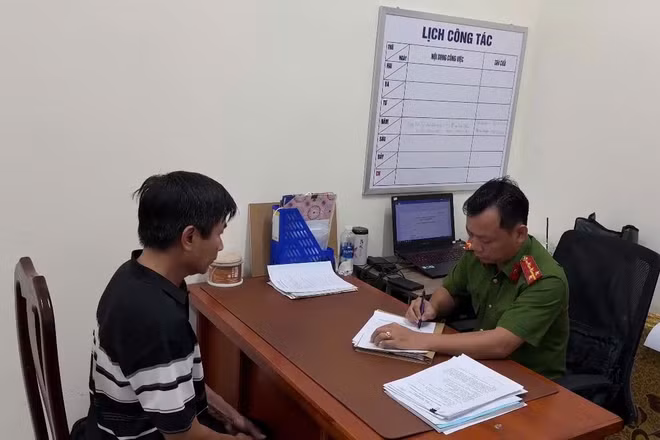 Hình phạt người đàn ông đánh shipper vì bị từ chối cắt lông chó đối mặt?