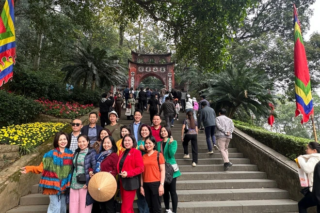 Người lao động sắp nghỉ 7 ngày hai dịp lễ Giỗ Tổ Hùng Vương, 30/4 và 1/5 