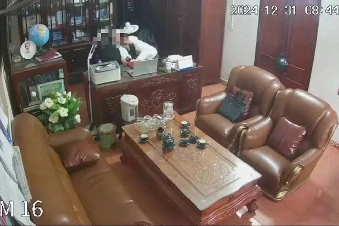 Luật sư nói gì về vụ người đàn ông "thân mật với nhiều phụ nữ"?