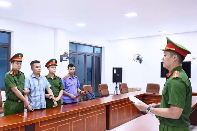 Dấu hiệu gian lận kỳ thi tốt nghiệp Tuyên Quang: Một giáo viên bị tạm giữ