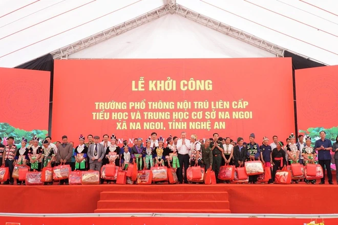 Sáng 9/11, khởi công đồng loạt 72 trường nội trú vùng biên