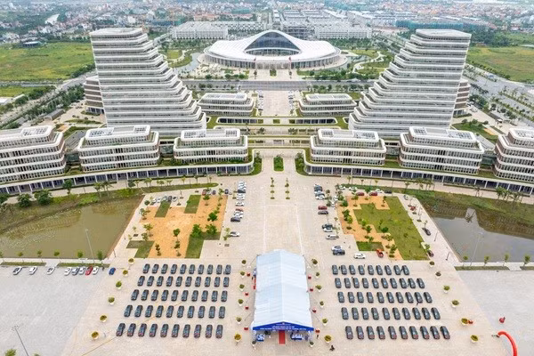 Hải Phòng bàn giao 99 ô tô điện thúc đẩy chuyển đổi xanh