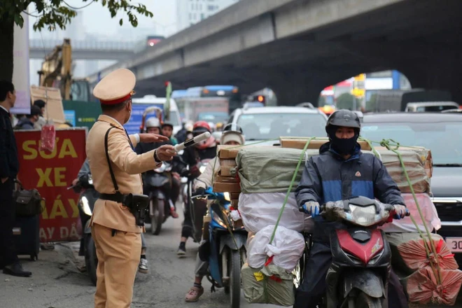 Hà Nội cấm xe tải trên 10 tấn qua Vành đai 3 ngày 4/1 để đảm bảo giao thông