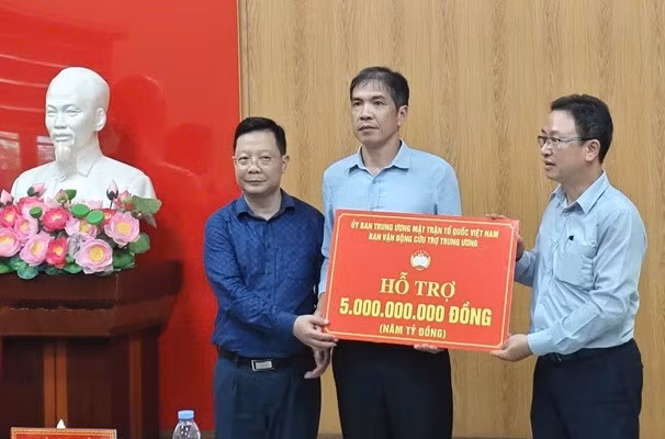 MTTQ Việt Nam hỗ trợ 5 tỷ đồng giúp Lai Châu khắc phục hậu quả mưa lũ