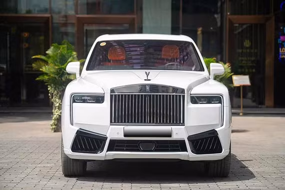 Rolls-Royce Cullinan Black Badge 2025 rao bán lỗ bạc tỷ sau 800km