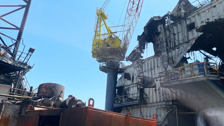 ukraine-oil-platform-struck-by-c.jpg