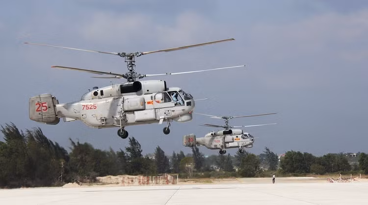 Trực thăng k28, Lữ đoàn Không quân - Hải quân 954 huấn luyện cất hạ cánh.