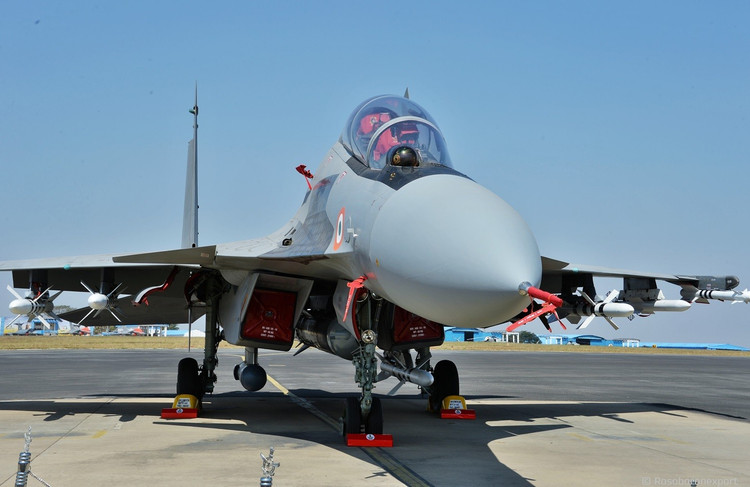 modificirovannyi-istrebitel-su-30mki-vvs-indii-indiiskii-voennyi-nomer-sb129-s-pod-gr2sajze-1703634121.jpg