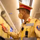 Hà Nội: Kiểm tra xe khách trong đêm, nhiều xe thiếu búa thoát hiểm