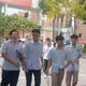 Các thí sinh thi vào lớp 10 Hà Nội làm tốt bài thi Ngữ Văn nên sinh nên phấn khởi rời điểm thi sáng nay