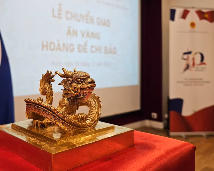 Đề nghị công nhận ấn Hoàng đế chi bảo” là Bảo vật Quốc gia - Hình 3 De nghi cong nhan an Hoang de chi bao” la Bao vat Quoc gia-Hinh-3