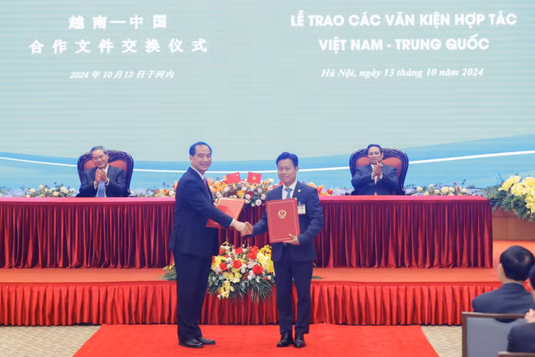 Việt Nam - Trung Quốc trao 10 văn kiện hợp tác quan trọng - Hình 7 Viet Nam - Trung Quoc trao 10 van kien hop tac quan trong-Hinh-7