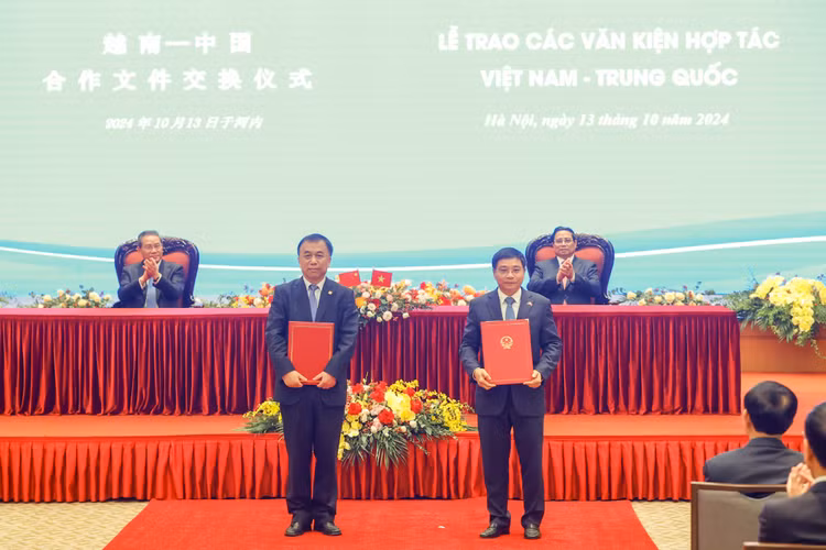 Việt Nam - Trung Quốc trao 10 văn kiện hợp tác quan trọng Viet Nam - Trung Quoc trao 10 van kien hop tac quan trong