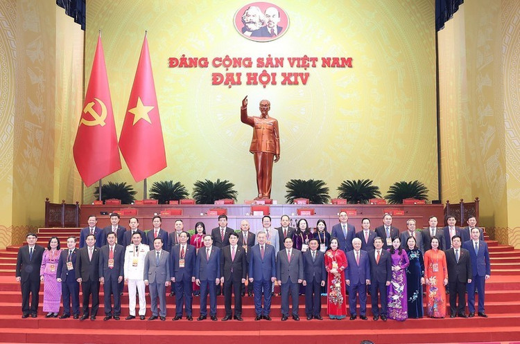 Lãnh đạo Đảng, Nhà nước chụp ảnh lưu niệm với Đoàn đại biểu Đảng bộ Quốc hội dự Đại hội XIV của Đảng