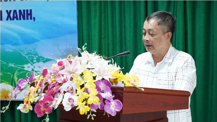 Ông Đậu Quang Vinh, Phó Chủ tịch phụ trách Liên hiệp hội tỉnh Nghệ An phát biểu tại hội thảo