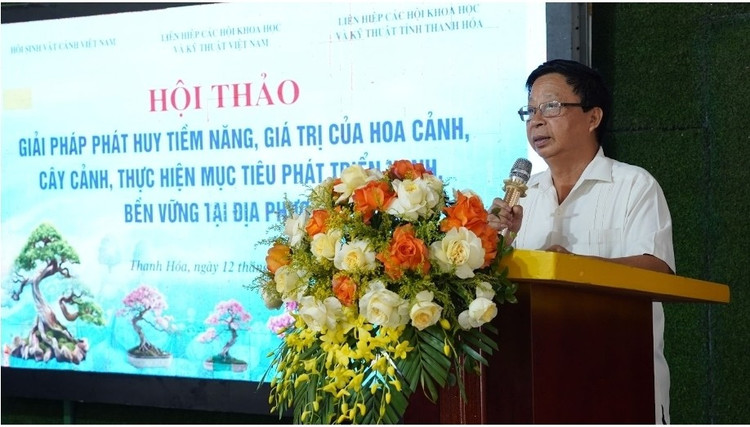Ông Nguyễn Mạnh Quỳnh, Phó Chủ tịch Hội Sinh vật cảnh Việt Nam phát biểu tại Hội thảo