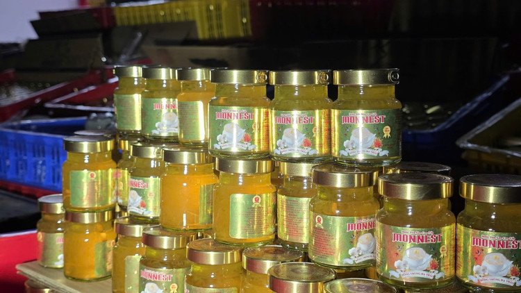 Các sản phẩm “yến giả” được phân phối rộng rãi trên địa bàn Đà Nẵng, Thanh Hóa, Hải Phòng…, đánh lừa hàng nghìn người tiêu dùng. Ảnh: Người Lao Động