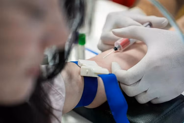 "Tôi muốn khám sớm để biết cơ thể mình có vấn đề gì không. Nếu cần can thiệp thì điều trị ngay, còn nếu mọi thứ ổn thì tôi sẽ yên tâm hơn trên hành trình đón thêm một em bé", chị Quỳnh Anh chia sẻ.