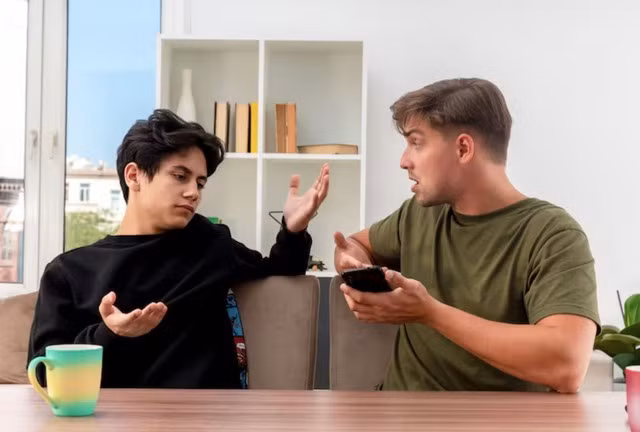 Những người không hiểu rõ bản thân thường cũng không hiểu được tác động của họ lên người khác. Ảnh minh họa