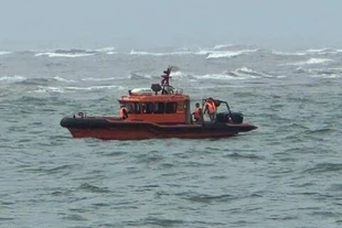 Cứu ngư dân gặp nạn trên biển Quảng Trị