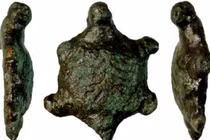 Phát hiện tượng rùa La Mã cổ đại độc đáo tại Suffolk