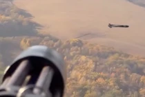 Trực thăng Ukraine bắn hạ UAV Nga bằng súng máy Mỹ 