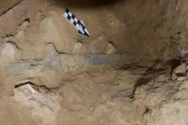 Ba thanh kiếm đồng 3.200 năm trong mộ cổ Hy Lạp cổ đại hé bí ẩn quyền lực