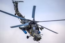 Trực thăng tấn công Mi-28 của Iran bay trên bầu trời Tehran.