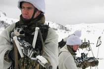 Thủy quân Lục chiến Hoàng gia Anh trong đợt triển khai mùa đông - Bộ Quốc phòng Anh.