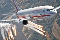 “Pháo đài bay” Boeing 737 với màn trình diễn gây chấn động