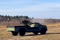 Xe robot mặt đất không người lái Ukraine trang bị vũ khí laser 