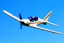 Ukraine nhận máy bay SHARK chuyên chống UAV Nga 