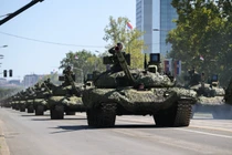 Serbia gây sốc với dàn vũ khí khủng trong buổi duyệt binh lịch sử