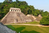 Tìm thấy bia đá 1.000 năm tuổi hé lộ bí mật đế chế Maya