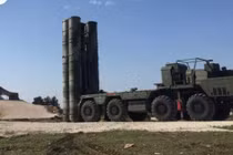 Việc Ấn Độ mua sắm hệ thống tên lửa S-400 không chỉ nhằm bù đắp số tên lửa đã sử dụng, mà còn hướng tới khôi phục đầy đủ chiều sâu kho dự trữ tên lửa tầm xa – yếu tố then chốt tạo nền tảng cho năng lực răn đe và chống tiếp cận/khước từ khu vực (deterrent and denial effects) của S-400. (Nguồn ảnh: Bộ Quốc phòng Nga)