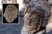 Bí ẩn tượng chiến binh 1.000 năm tuổi đội mũ rắn há miệng đe dọa