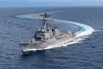 Tàu khu trục USS Ted Stevens (DDG-128) của Hải quân Mỹ, thuộc lớp Arleigh Burke Flight III, đang hành trình trên biển trong quá trình chạy thử. (Nguồn ảnh: HII)