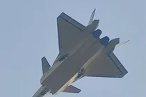 Máy bay chiến đấu tàng hình J-20A Trung Quốc trang bị động cơ WS-15 mới 