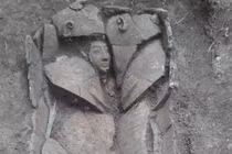 Giải mã quan tài đất sét Ai Cập khắc hình người đầy bí ẩn