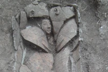 Giải mã quan tài đất sét Ai Cập khắc hình người đầy bí ẩn