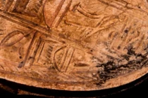 Bé gái 3 tuổi phát hiện tượng đá bọ hung Ai Cập cổ đại 3.800 năm