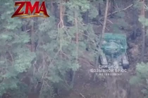 Vài ngày sau, các phi công thuộc Trung đoàn Tấn công Độc lập 224 tiếp tục phát hiện chiếc xe tăng thứ hai, đó là chiếc xe tăng T-72B3M, phương tiện này đang di chuyển mà không có đạn dược trên đường trở về căn cứ. Ảnh: @Trung đoàn Tấn công Độc lập 224.