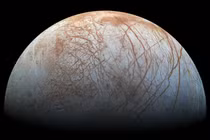 Điều gì nằm dưới lớp băng của Europa?