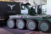 Ukraine ra mắt xe robot mặt đất chiến đấu hạng nặng điều khiển bằng AI 